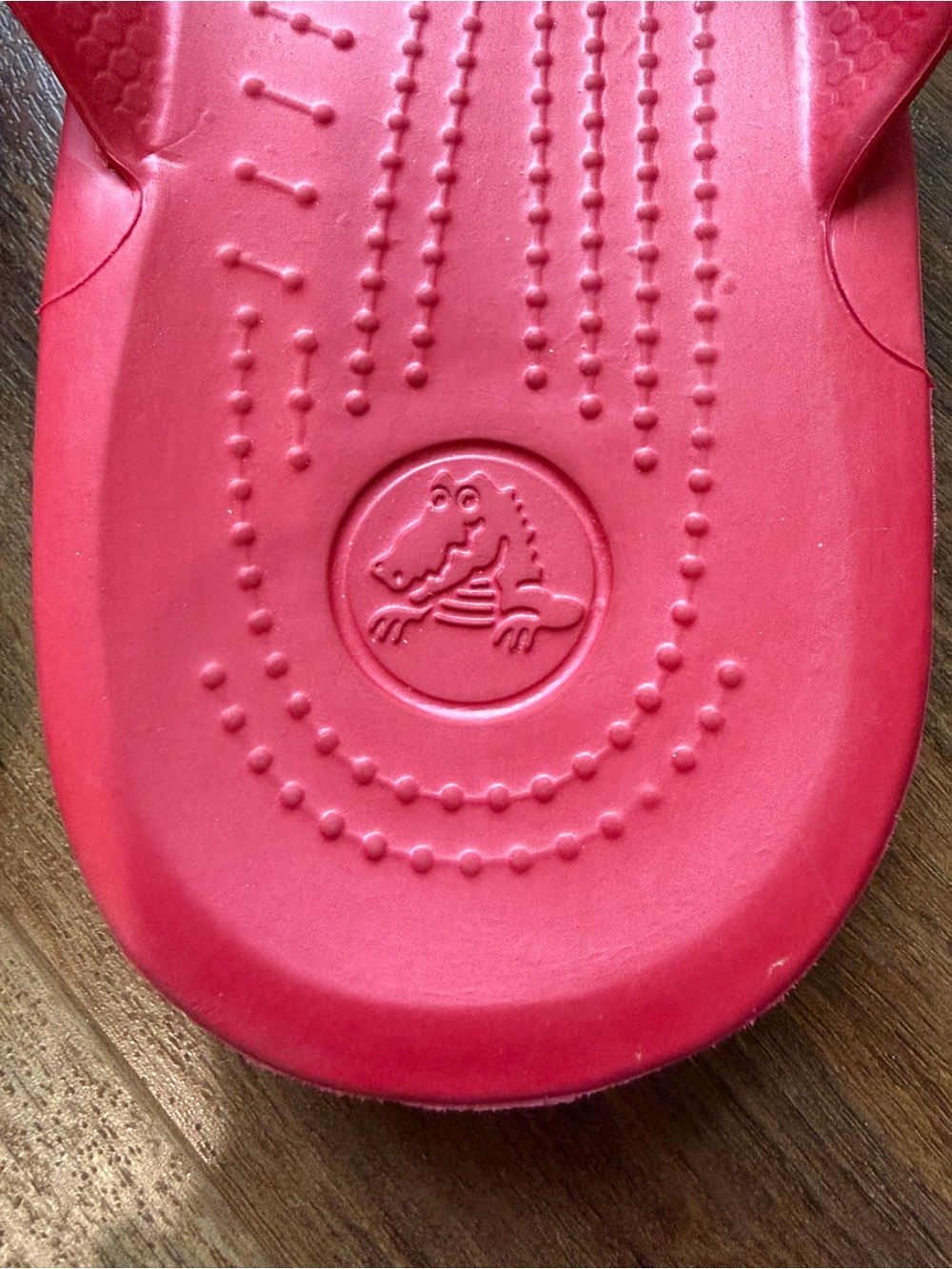 Crocs Classic Red Flip Flops - Picture 4 of 7